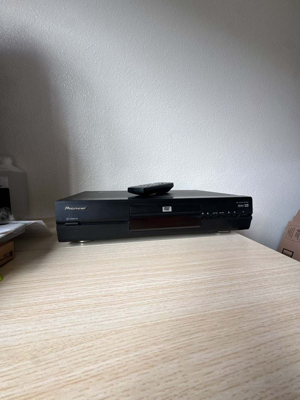 Pioneer DV-341 DVD Player with Remote